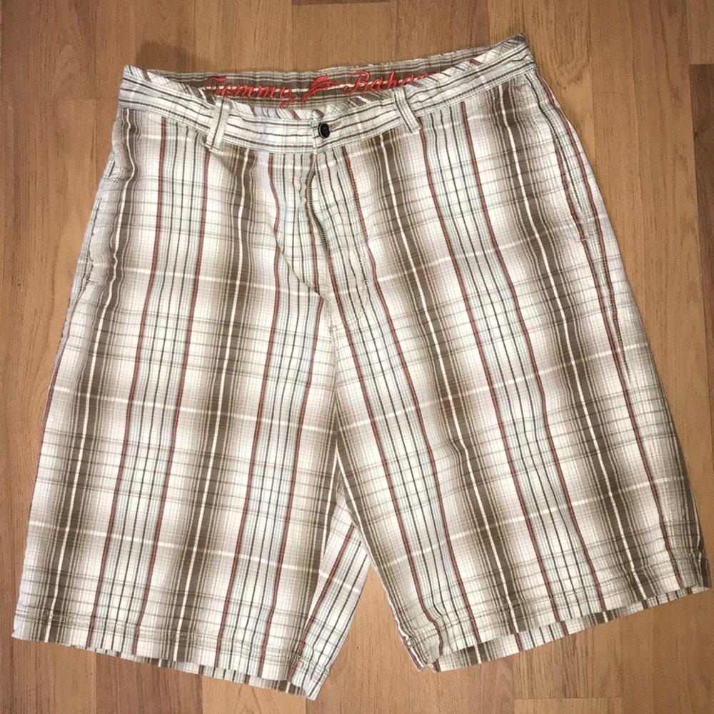 Size 34 Tommy Bahama shorts